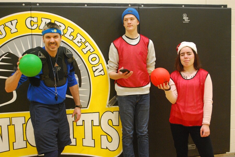 people playing dodgeball